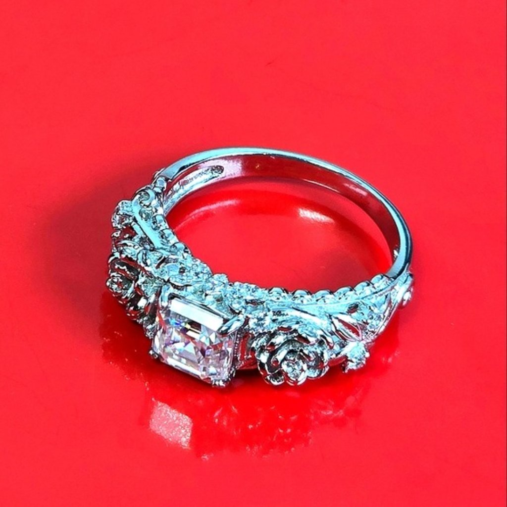 925 Sterling Silver Ring Sz 7 With D Colour Moissanite Gemstone